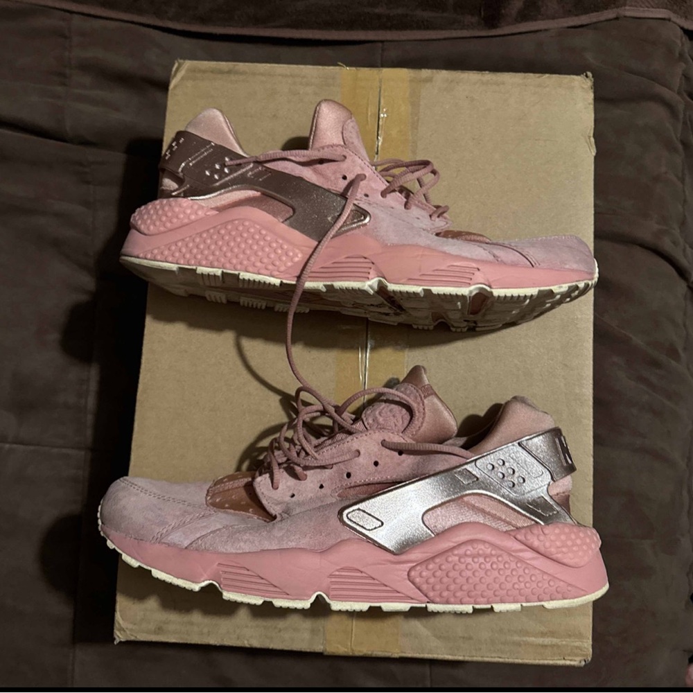 Nike Air Huarache men’s “Rust Pink”